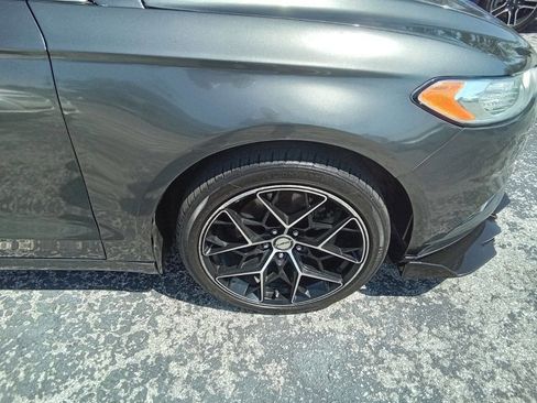 Used 2016 Ford Fusion Titanium image 16