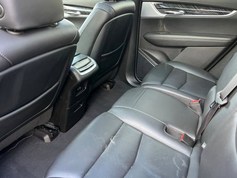 Used 2023 Cadillac XT6 Premium Luxury image 14