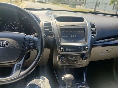 Used 2014 Kia Sorento SX FWD image 29
