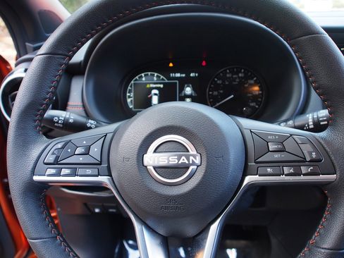 Used 2024 Nissan Kicks SR image 20