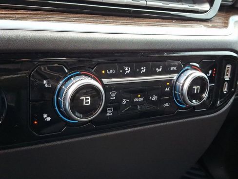 Used 2022 GMC Sierra 1500 Elevation image 17