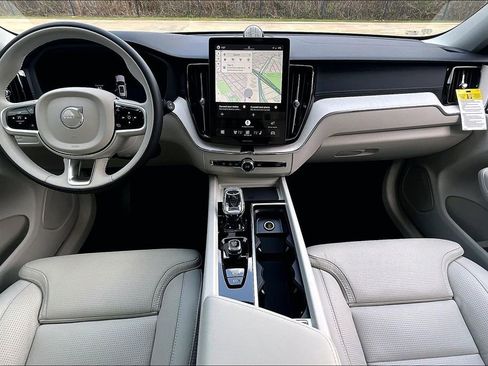 New 2026 Volvo XC60 B5 Ultra w/ Protection Package Premier AWD/4WD image 9