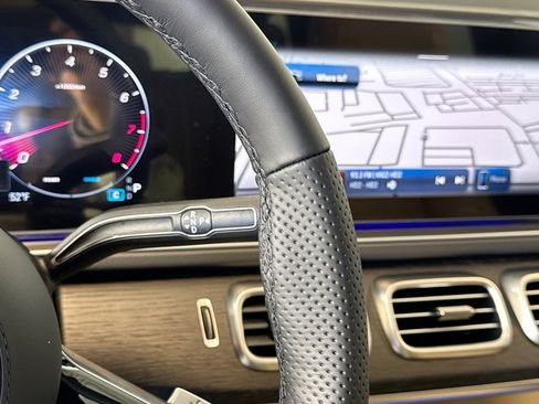 New 2026 Mercedes-Benz GLS 580 4MATIC image 15