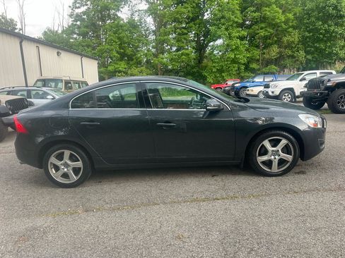 Used 2012 Volvo S60 T5 FWD image 3