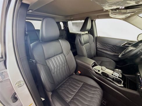 New 2026 Mitsubishi Outlander SEL image 26