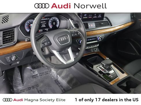 Used 2023 Audi Q5 2.0T Premium Plus w/ Premium Plus Package AWD/4WD image 2