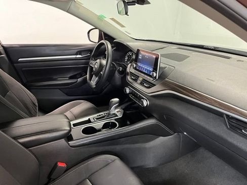 Used 2023 Nissan Altima 2.5 SV FWD image 11