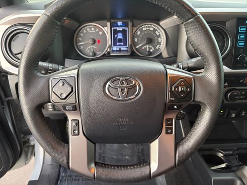 Used 2019 Toyota Tacoma Limited AWD/4WD image 12