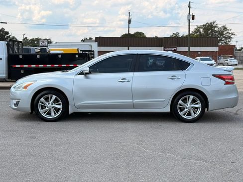 Used 2015 Nissan Altima 2.5 SL w/ Technology Package FWD image 6