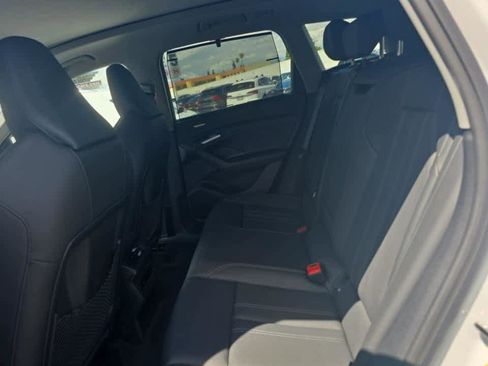 Used 2025 Audi Q6 e-tron Premium Plus w/ Premium Plus image 8