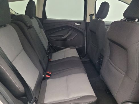 Used 2018 Ford Escape SE image 19
