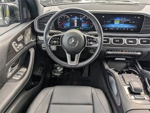 Used 2023 Mercedes-Benz GLS 450 4MATIC image 18