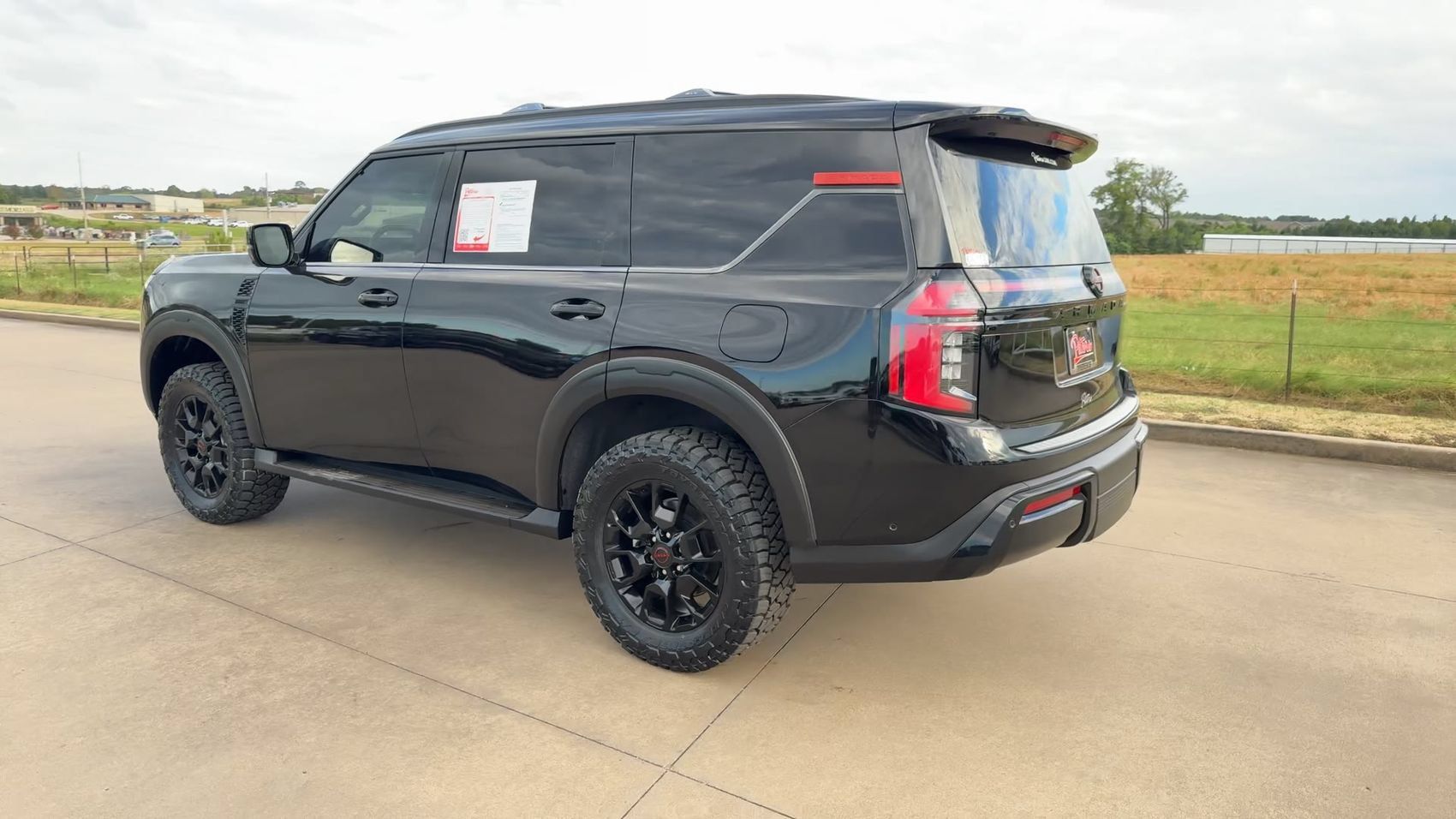 Used 2025 Nissan Armada PRO-4X AWD/4WD image 7