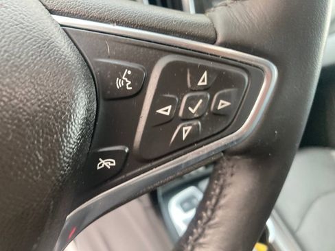 Used 2018 Chevrolet Equinox Premier image 43