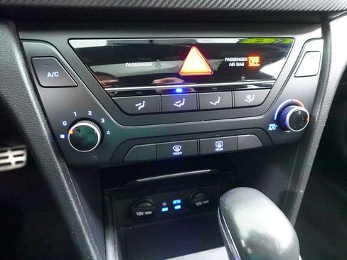 Used 2018 Hyundai Elantra Sport image 19