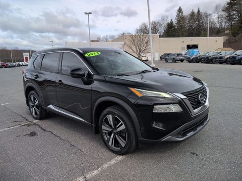 Used 2023 Nissan Rogue SL image 3