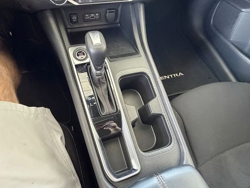 Used 2025 Nissan Sentra SR FWD image 19