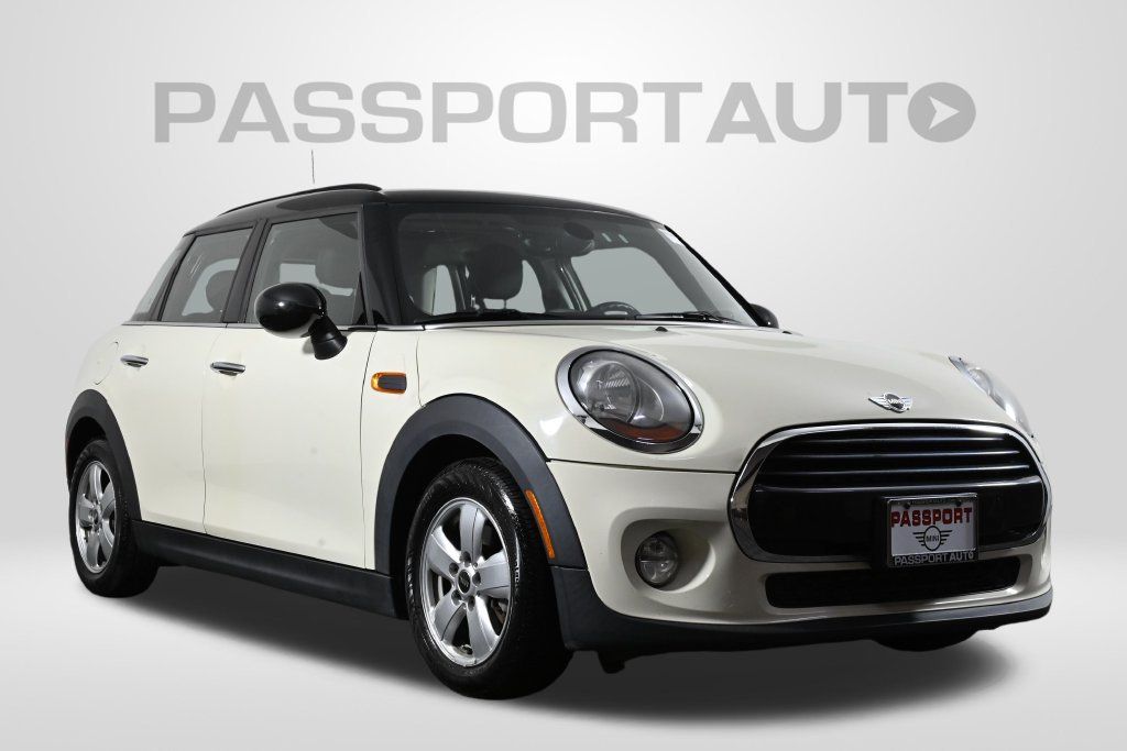 Used 2017 MINI Cooper 4-Door Hardtop FWD image 3
