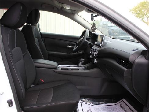 Used 2025 Nissan Sentra S FWD image 9