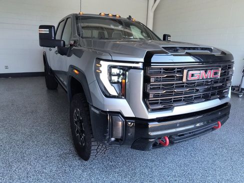 Used 2024 GMC Sierra 2500 AT4X AWD/4WD image 7
