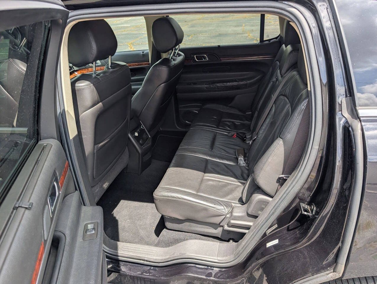 Used 2019 Lincoln MKT AWD image 28