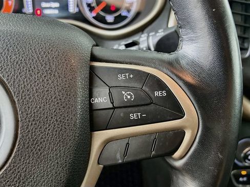 Used 2014 Jeep Cherokee Latitude w/ Comfort/Convenience Group AWD/4WD image 33