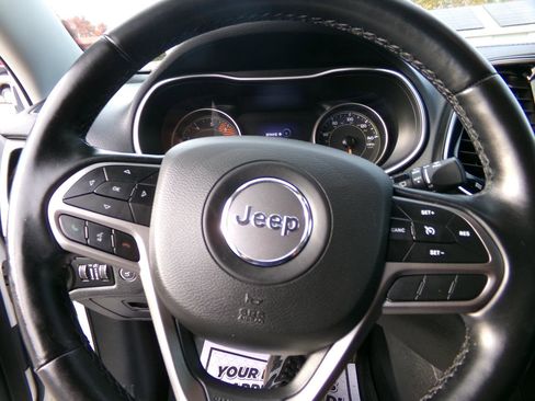 Used 2020 Jeep Cherokee Limited AWD/4WD image 23