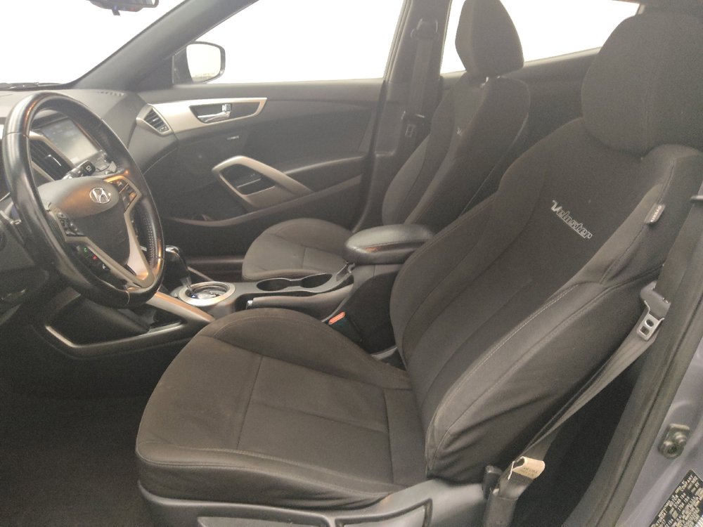 Used 2017 Hyundai Veloster Value Edition FWD image 17