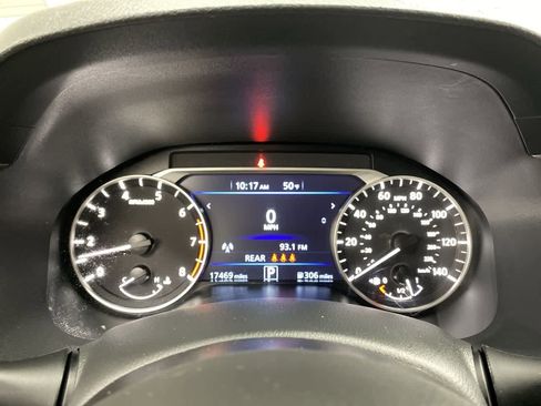 Used 2025 Nissan Altima 2.5 SV FWD image 27