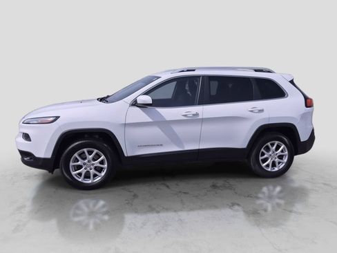 Used 2015 Jeep Cherokee Latitude w/ Cold Weather Group AWD/4WD image 5