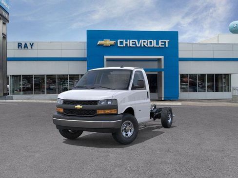 New 2026 Chevrolet Express 3500 w/ Power Convenience Package RWD image 40