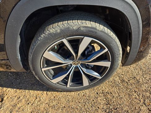 Used 2024 Volkswagen Atlas Cross Sport SEL Premium R-Line image 36