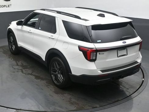 Used 2025 Ford Explorer ST-Line w/ ST-Line Street Pack AWD/4WD image 43