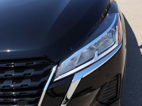 New 2025 Nissan Kicks Play S image 10