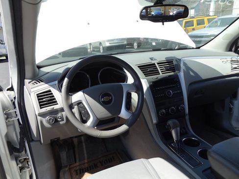 Used 2012 Chevrolet Traverse LS FWD image 18