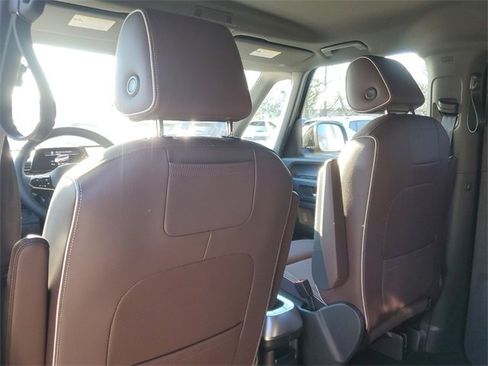 New 2025 Volkswagen ID. Buzz Pro S image 12