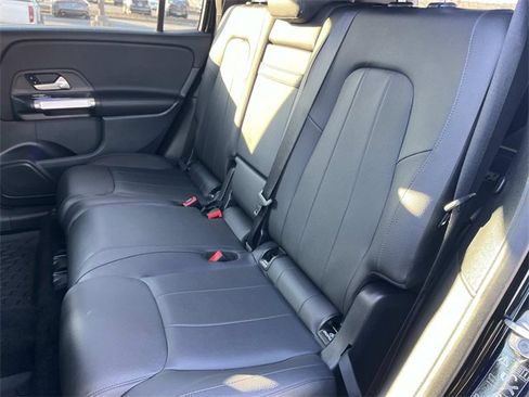 Used 2024 Mercedes-Benz GLB 250 image 21
