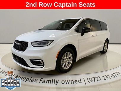 Used 2024 Chrysler Pacifica Touring-L