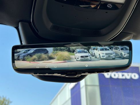 New 2026 Volvo XC90 B6 Plus image 18