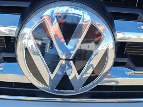 Used 2018 Volkswagen Atlas SE AWD/4WD image 32