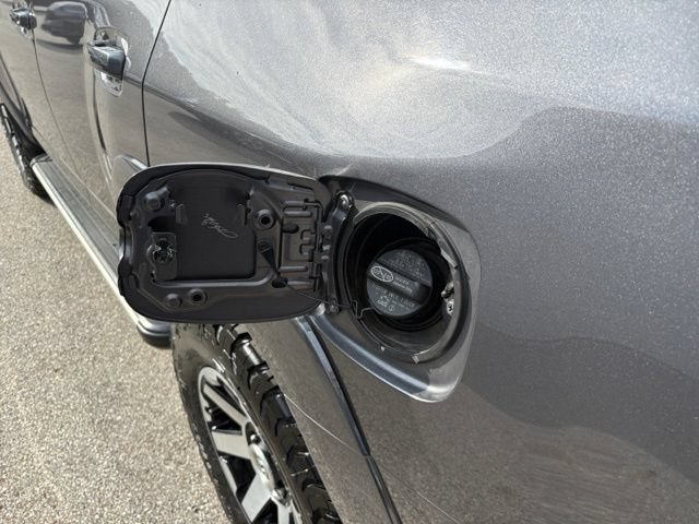 Used 2021 Toyota 4Runner TRD Off-Road Premium w/ Moonroof Package AWD/4WD image 20