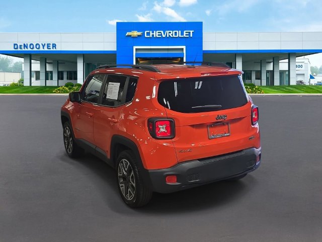 Used 2017 Jeep Renegade Latitude w/ Cold Weather Group AWD/4WD image 11