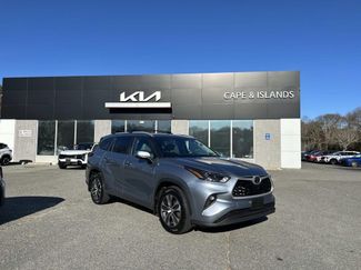 Used 2023 Toyota Highlander XLE video 1