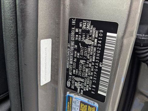 Used 2017 Kia Sorento LX w/ LX Convenience Package image 26