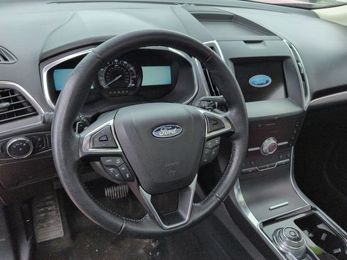 Used 2020 Ford Edge Titanium w/ Equipment Group 301A image 9