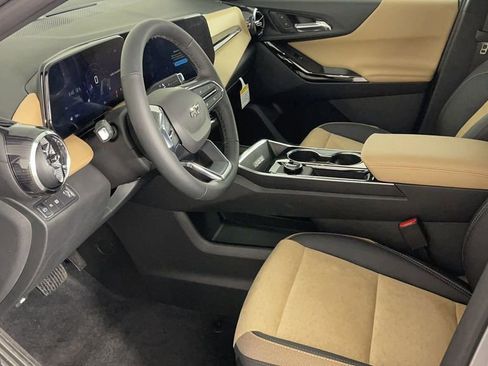 New 2025 Chevrolet Equinox ACTIV image 11