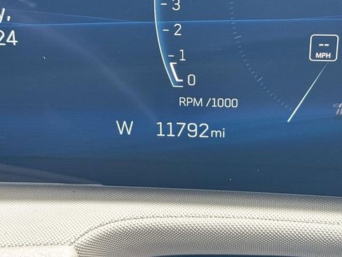 Certified 2024 Cadillac XT4 Luxury w/ Cold Weather Package AWD/4WD image 39