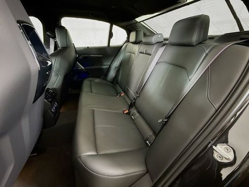 New 2026 BMW M5 w/ Carbon Package AWD/4WD image 25