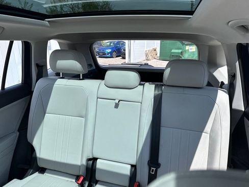 Used 2024 Volkswagen Tiguan SE image 16