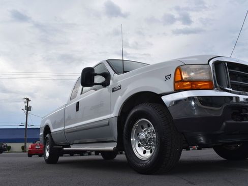 Used 2001 Ford F250 Lariat image 8